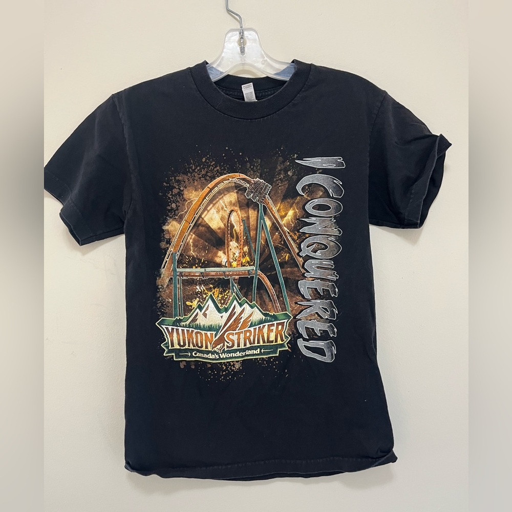 Canadas Wonderland Yukon Striker T shirt Small